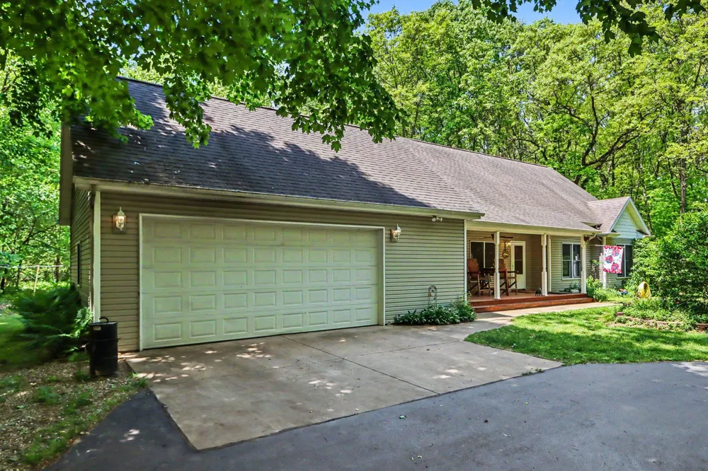 26805 Drape Road Lawton, MI 49065