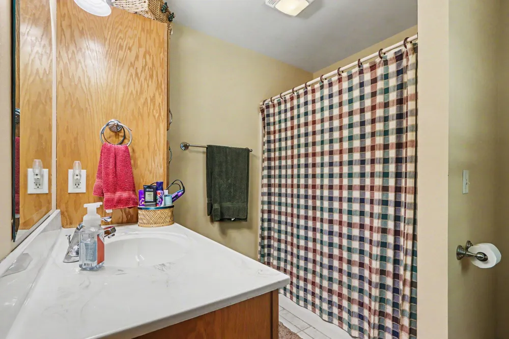26805 Drape Road Lawton, MI 49065