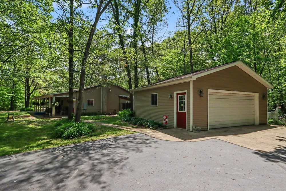 26805 Drape Road Lawton, MI 49065