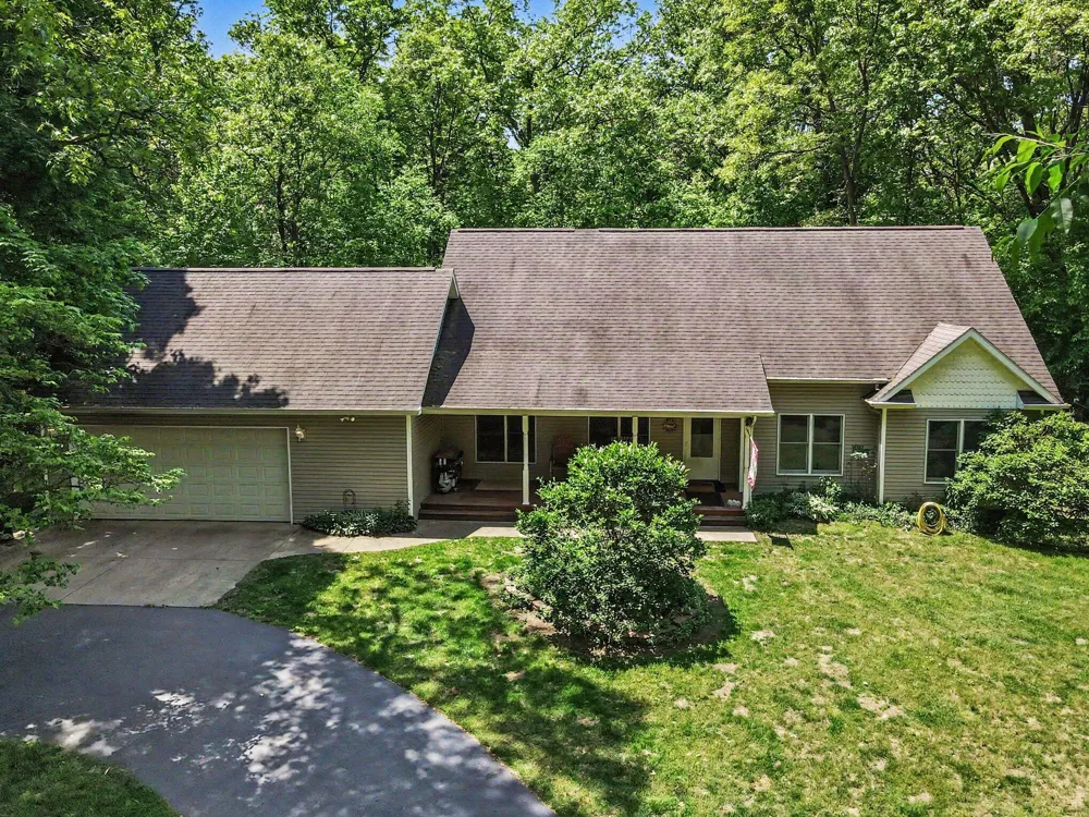 26805 Drape Road Lawton, MI 49065
