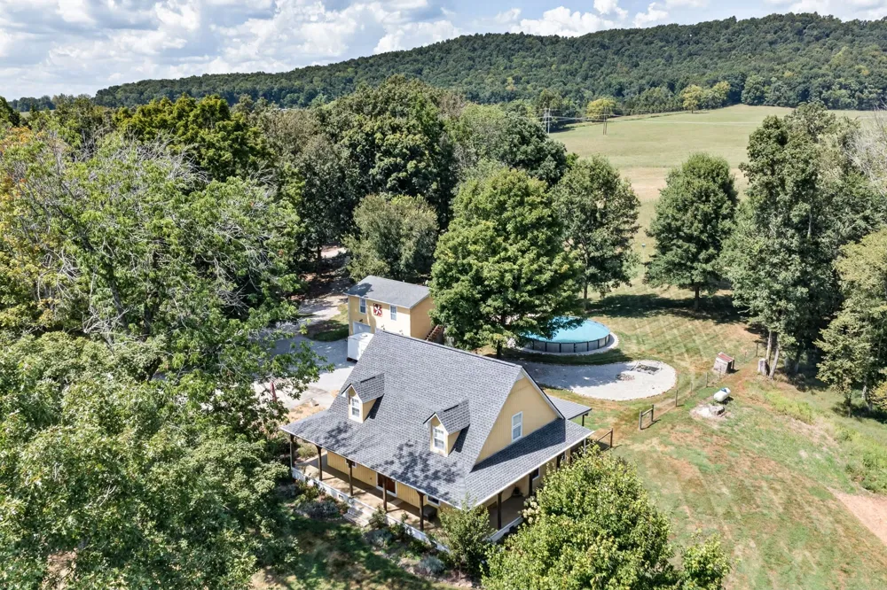 380 Webbs Camp Rd Walling, TN 38587