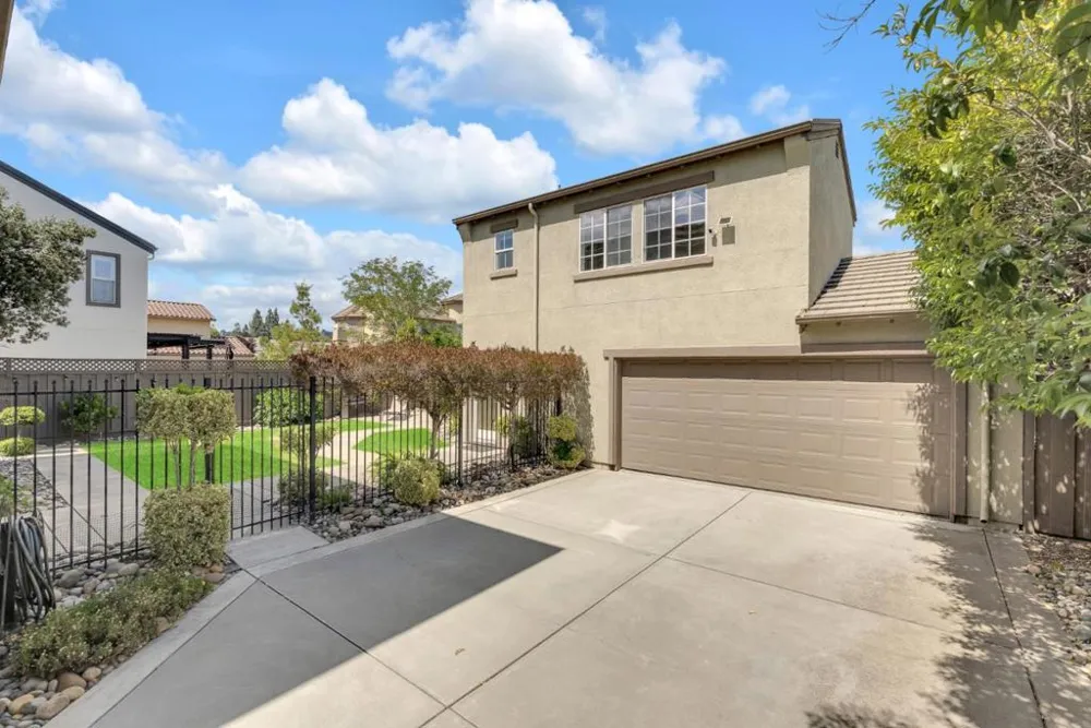 16845 Zinfandel Circle Morgan Hill, CA 95037