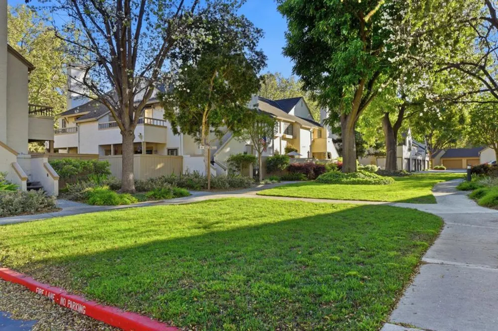 1941 Huxley Court San Jose, CA 95125