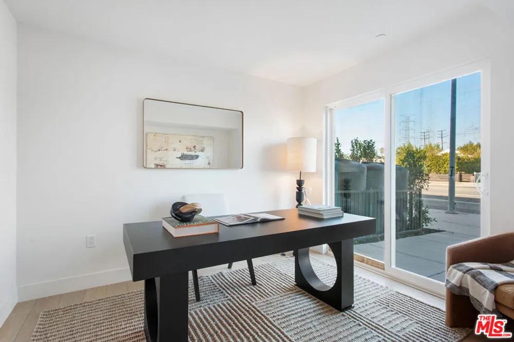 11222 W Victory Boulevard #2 North Hollywood, CA 91606