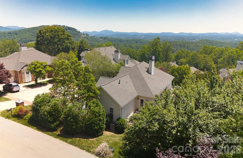 606 Carriage Commons Drive Hendersonville, NC 28791