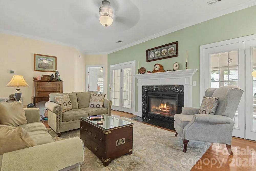 606 Carriage Commons Drive Hendersonville, NC 28791