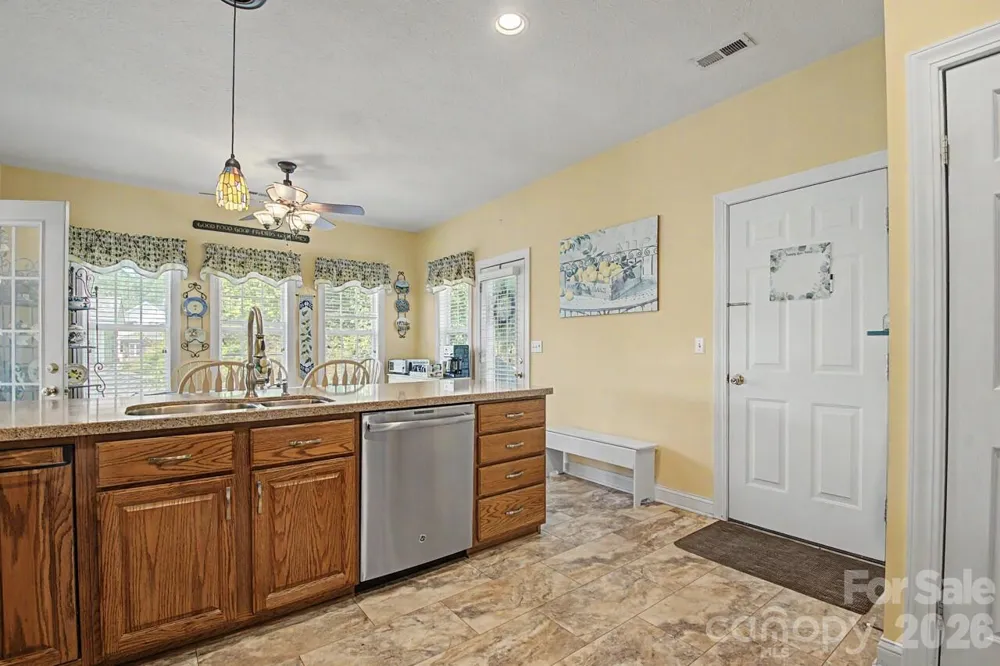 606 Carriage Commons Drive Hendersonville, NC 28791