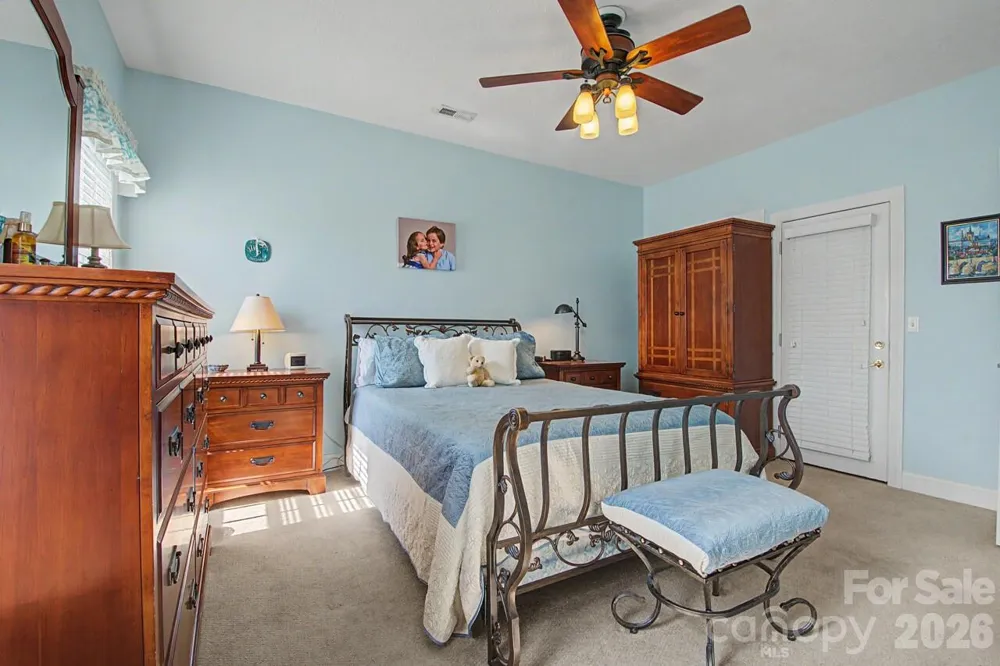 606 Carriage Commons Drive Hendersonville, NC 28791