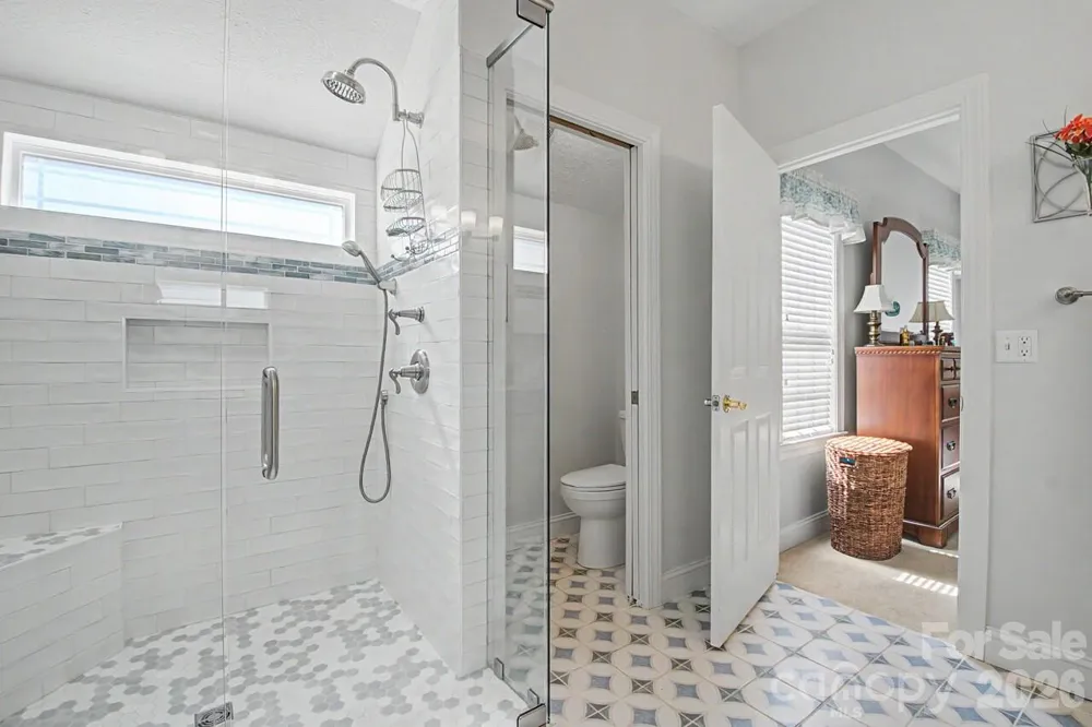 606 Carriage Commons Drive Hendersonville, NC 28791