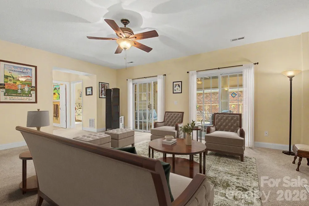 606 Carriage Commons Drive Hendersonville, NC 28791