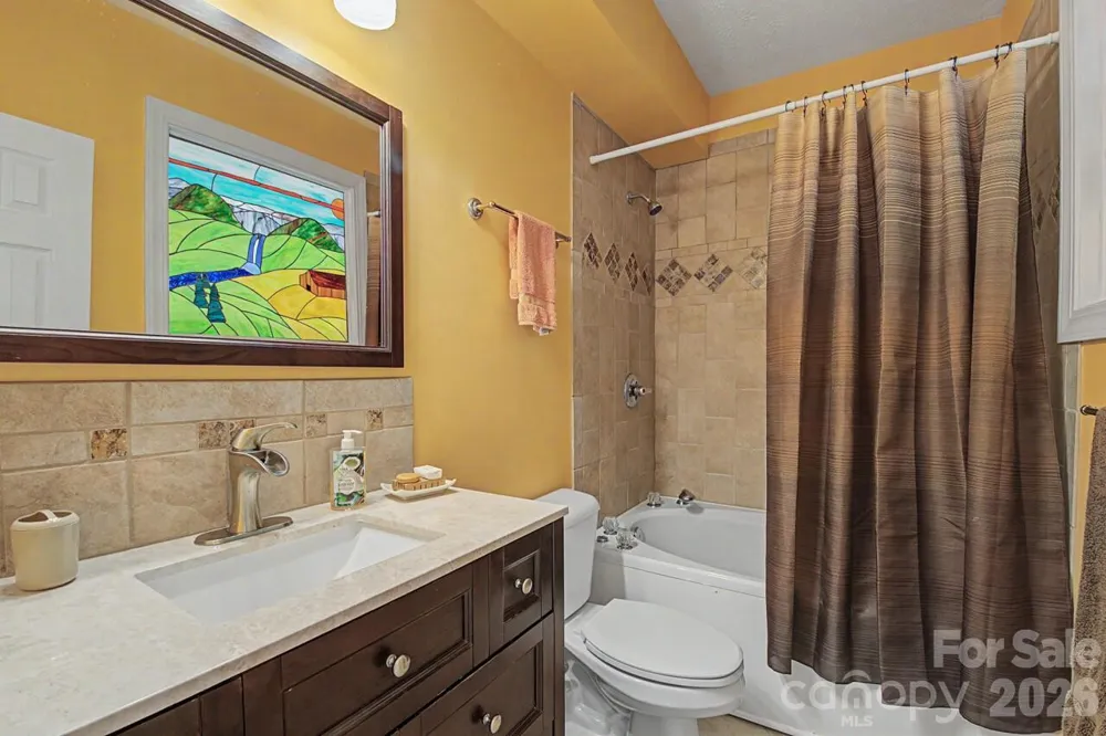 606 Carriage Commons Drive Hendersonville, NC 28791