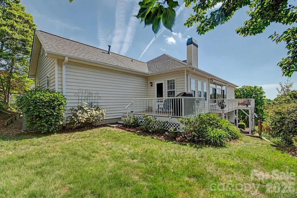 606 Carriage Commons Drive Hendersonville, NC 28791