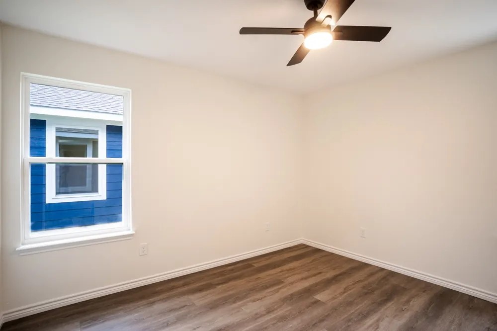 1333 E Palestine Mexia, TX 76667