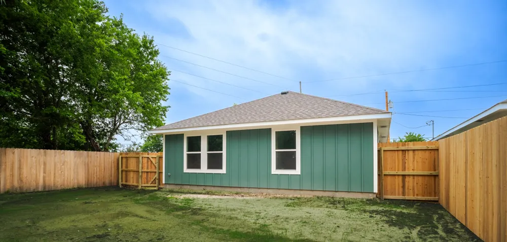 1333 E Palestine Mexia, TX 76667
