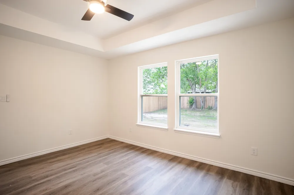 1333 E Palestine Mexia, TX 76667
