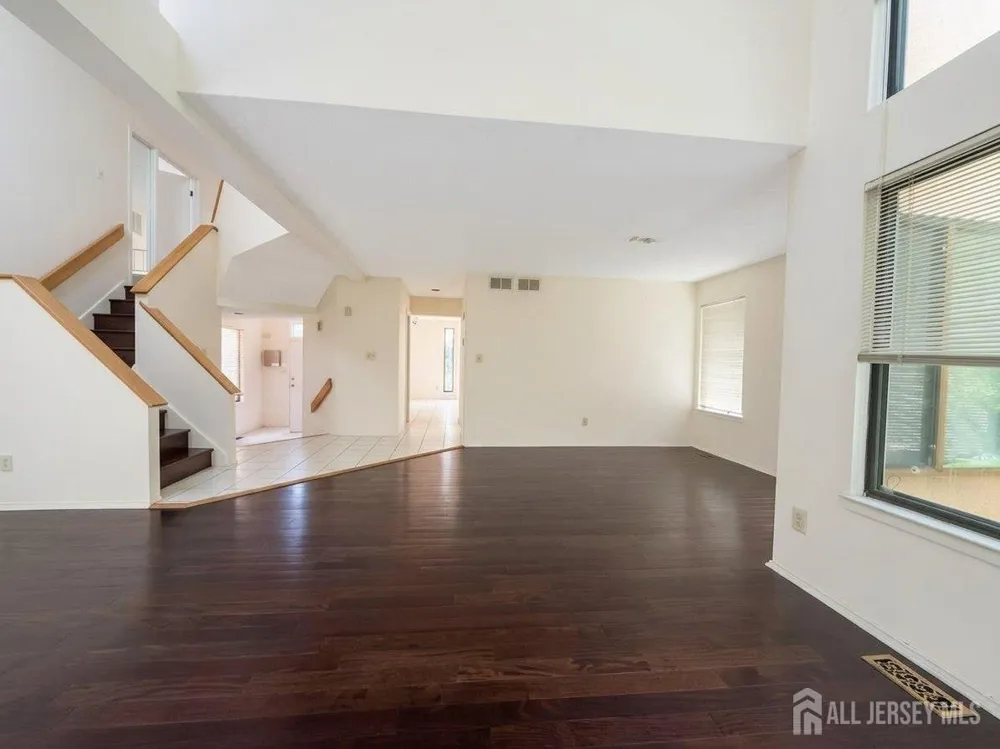 83 Sayre Drive Plainsboro, NJ 08540
