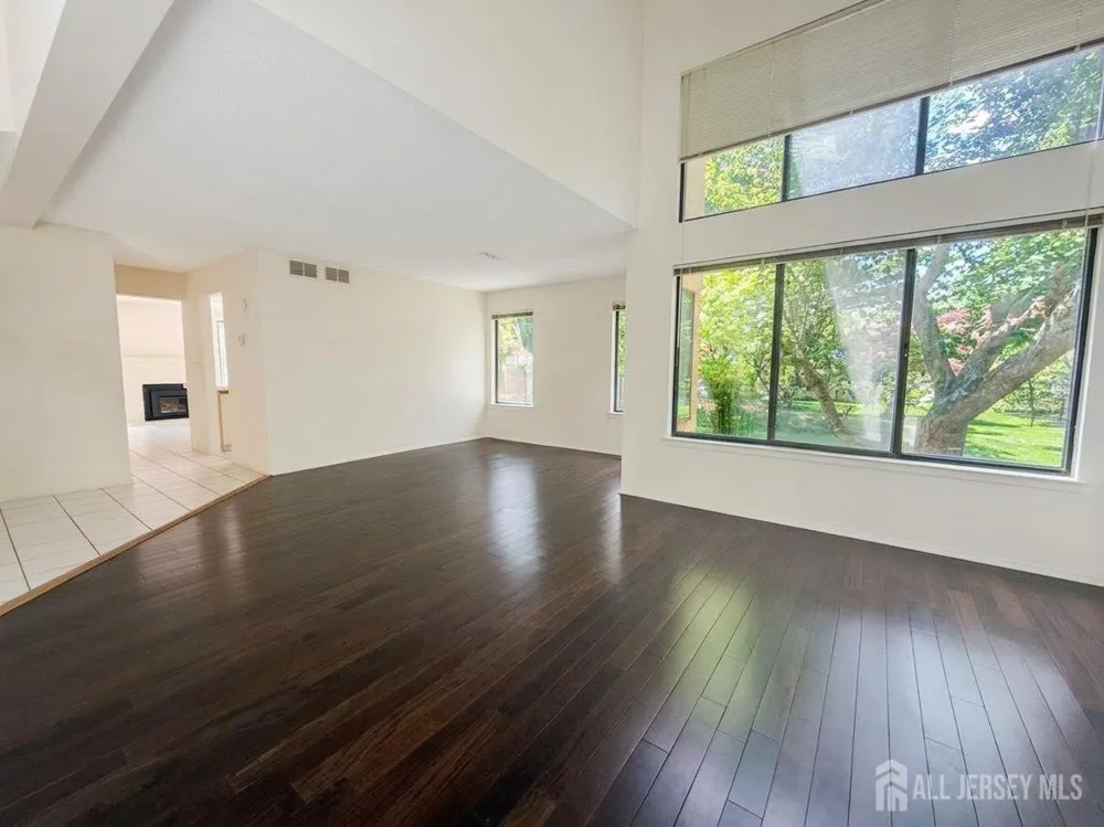 83 Sayre Drive Plainsboro, NJ 08540