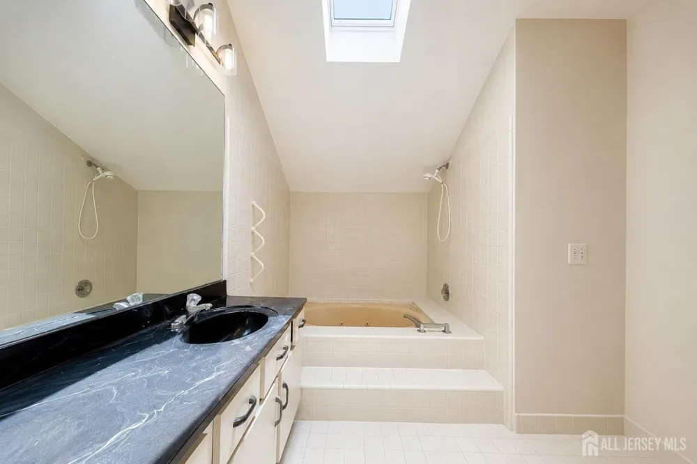 83 Sayre Drive Plainsboro, NJ 08540
