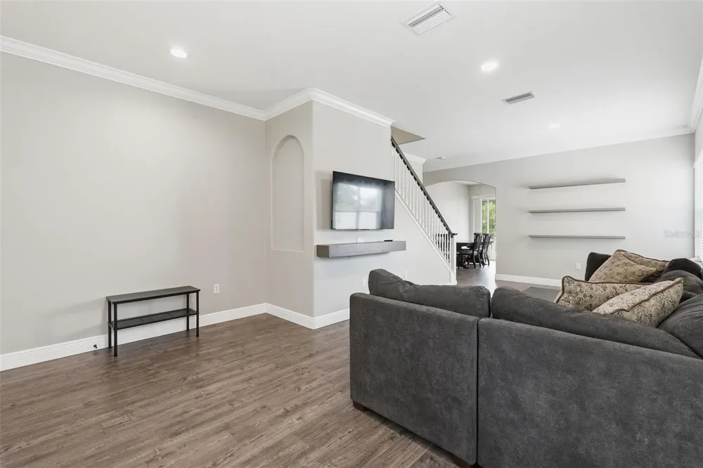 8836 CAMERON CREST DRIVE Tampa, FL 33626