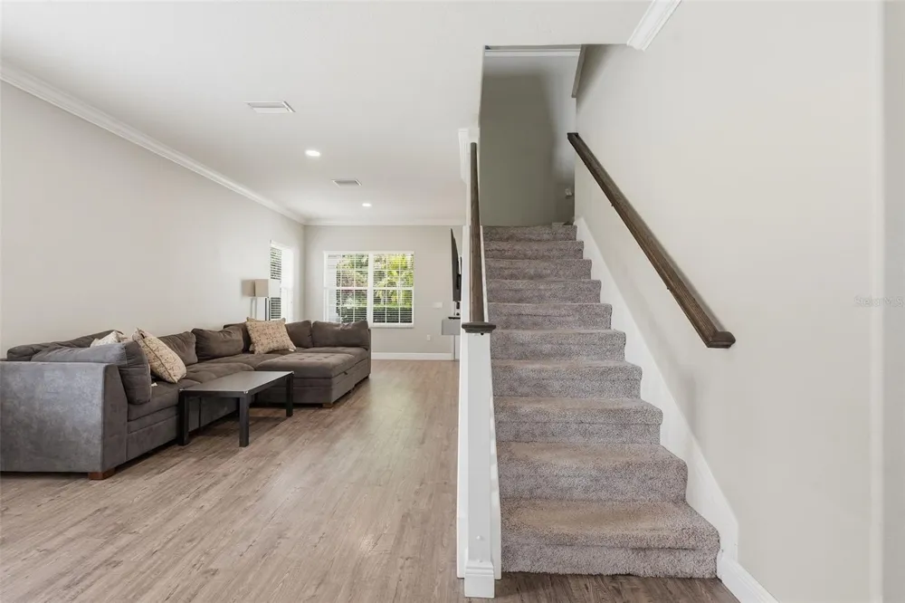 8836 CAMERON CREST DRIVE Tampa, FL 33626