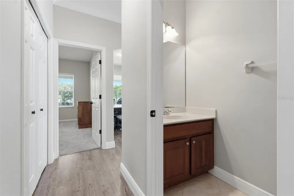 8836 CAMERON CREST DRIVE Tampa, FL 33626