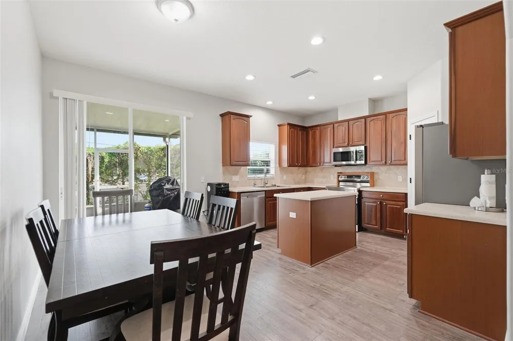 8836 CAMERON CREST DRIVE Tampa, FL 33626