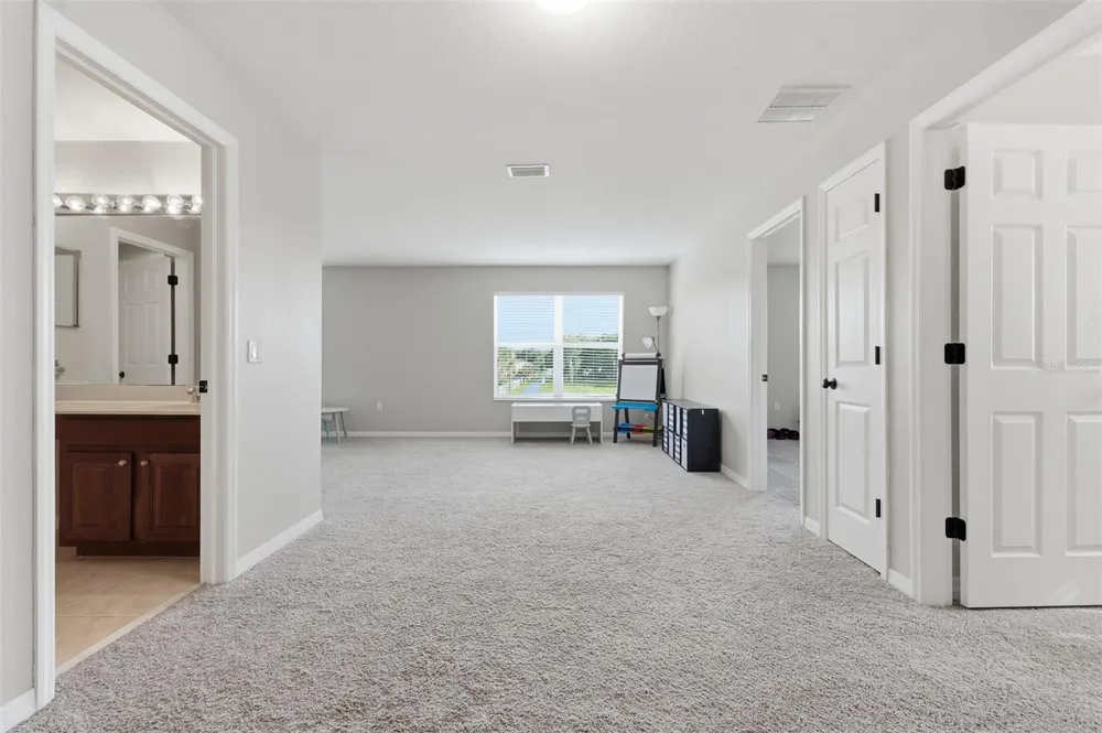 8836 CAMERON CREST DRIVE Tampa, FL 33626