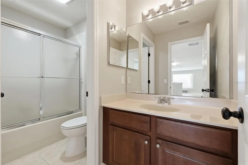 8836 CAMERON CREST DRIVE Tampa, FL 33626