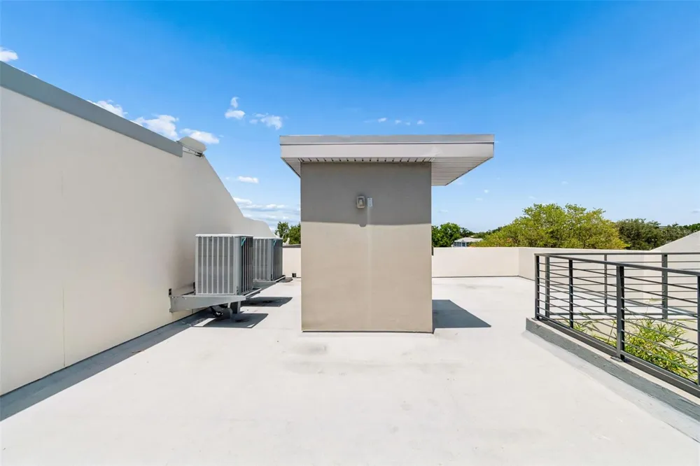 94 W DAVIS BLVD. Tampa, FL 33606