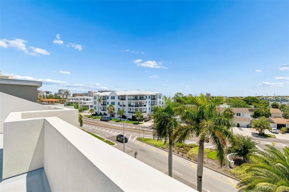 94 W DAVIS BLVD. Tampa, FL 33606