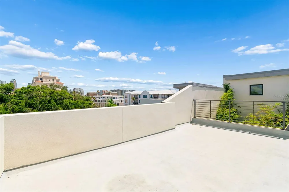 94 W DAVIS BLVD. Tampa, FL 33606