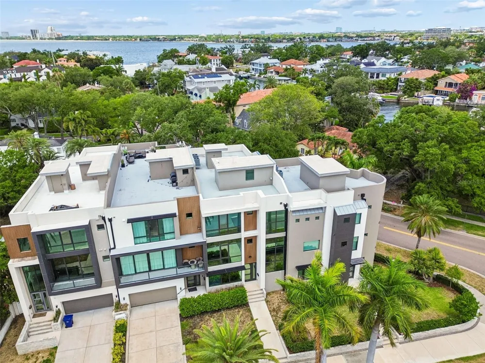 94 W DAVIS BLVD. Tampa, FL 33606