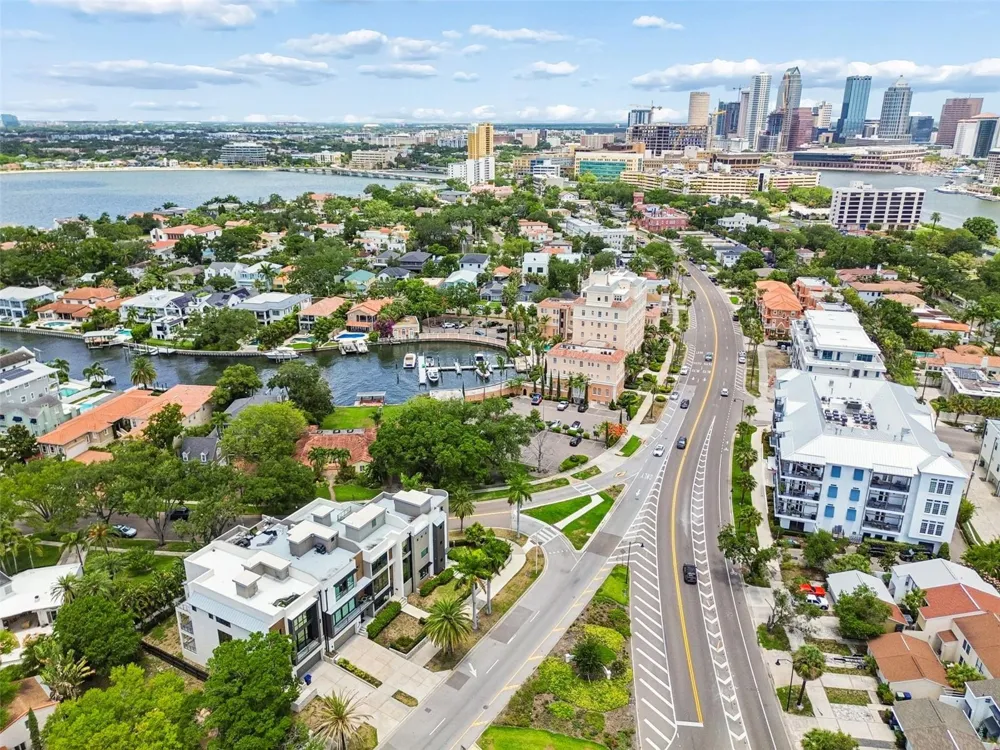 94 W DAVIS BLVD. Tampa, FL 33606