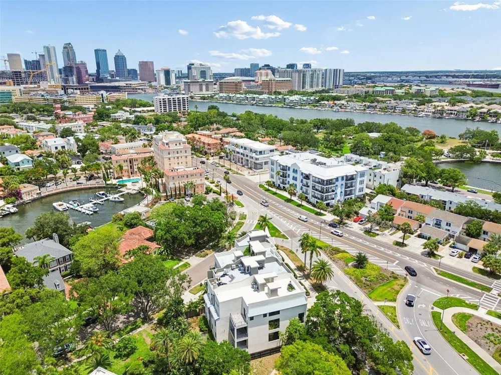 94 W DAVIS BLVD. Tampa, FL 33606