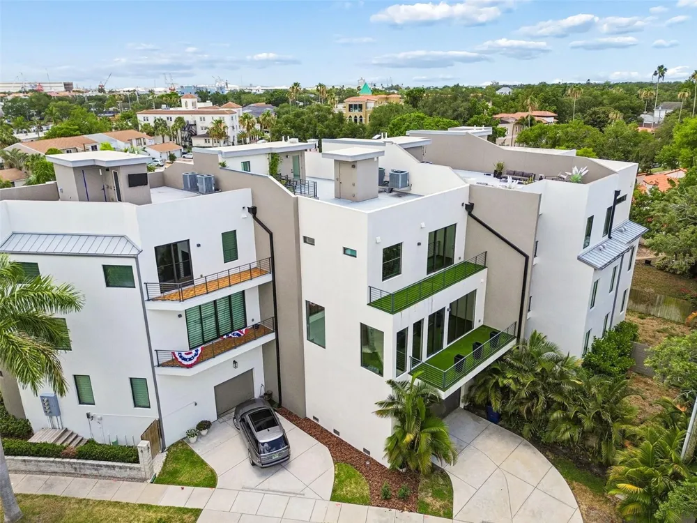 94 W DAVIS BLVD. Tampa, FL 33606