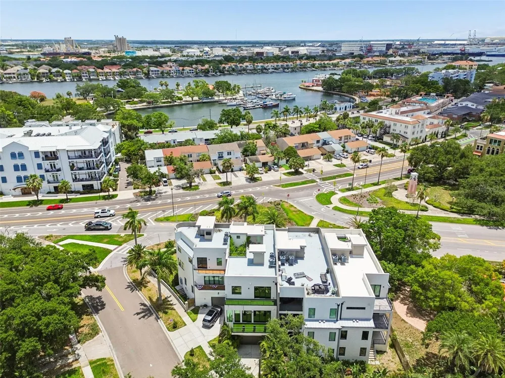 94 W DAVIS BLVD. Tampa, FL 33606