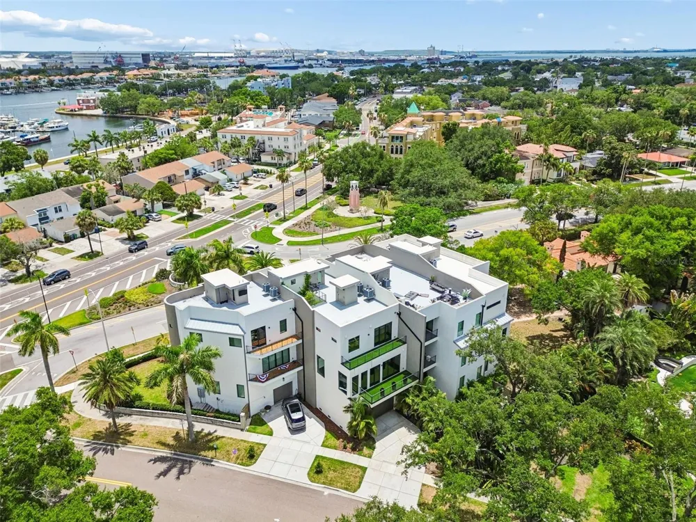 94 W DAVIS BLVD. Tampa, FL 33606