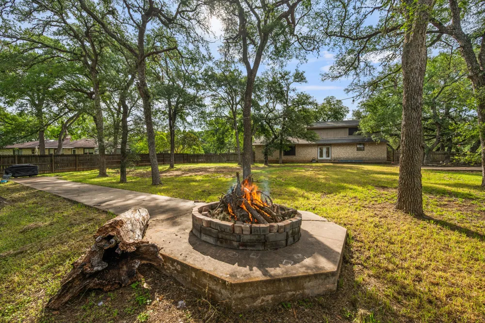 210 Waxwing Drive Buda, TX 78610