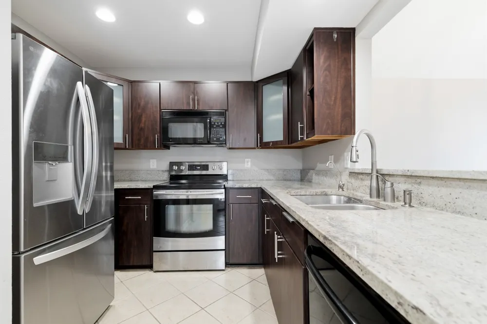 2927 S Bend Drive Dallas, TX 75229