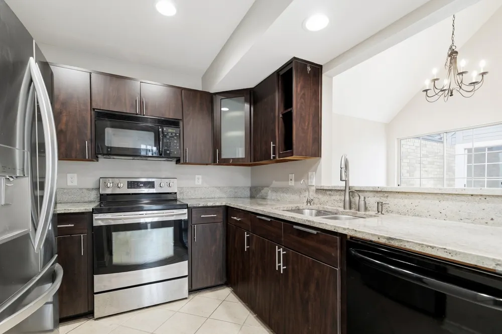 2927 S Bend Drive Dallas, TX 75229