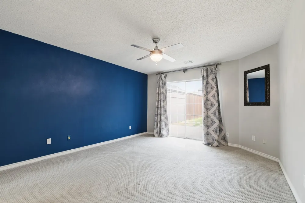 2927 S Bend Drive Dallas, TX 75229