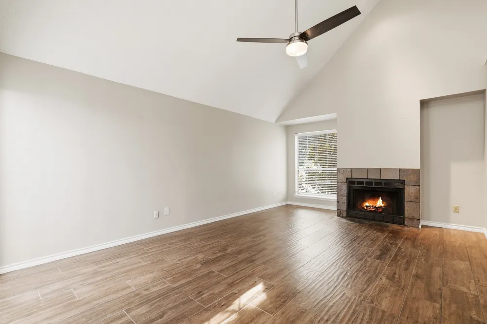 2927 S Bend Drive Dallas, TX 75229