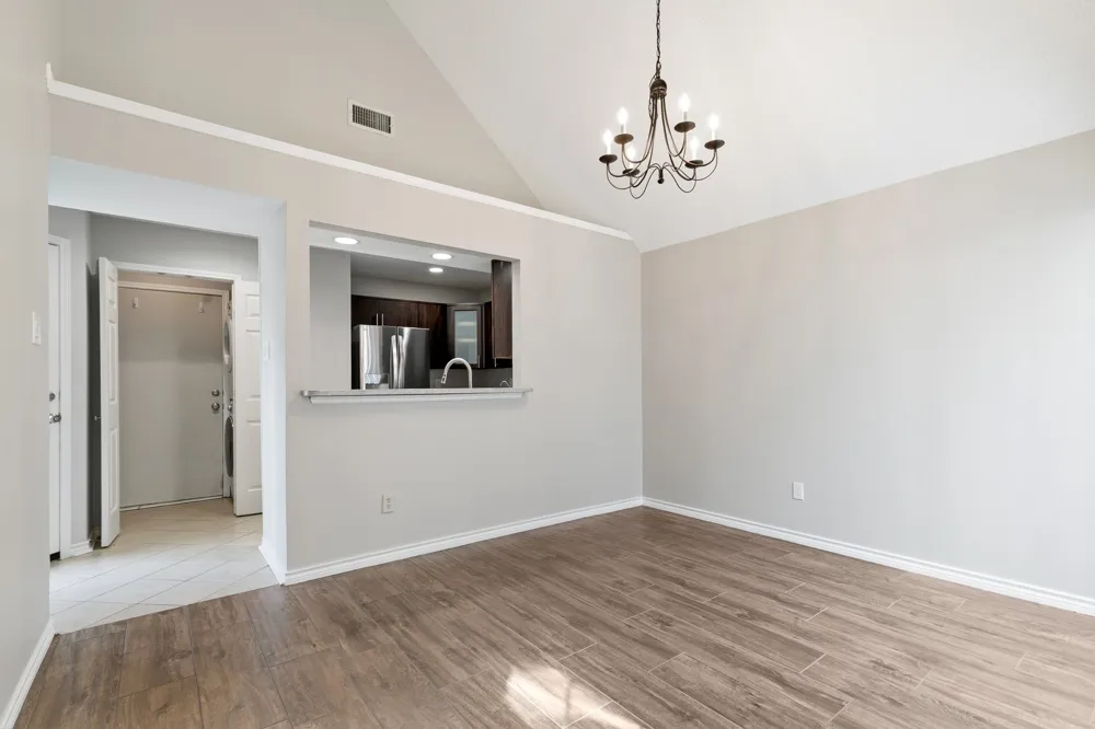 2927 S Bend Drive Dallas, TX 75229