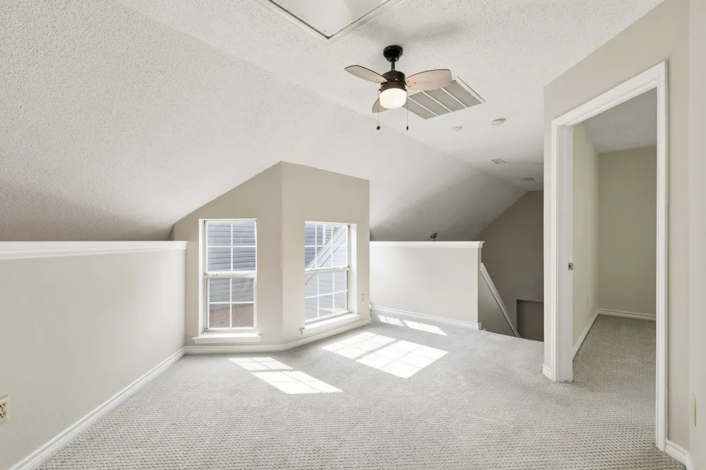 2927 S Bend Drive Dallas, TX 75229