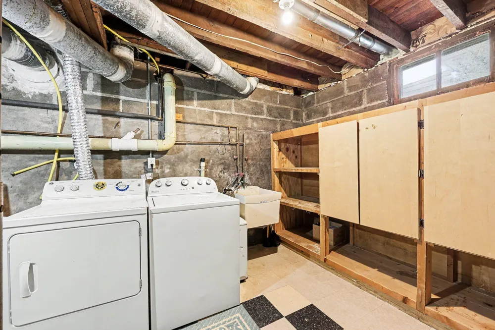 222 Monroe Street Saline City, MI 48176