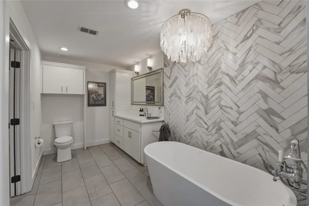 1124 Bowie Street Columbus, TX 78934