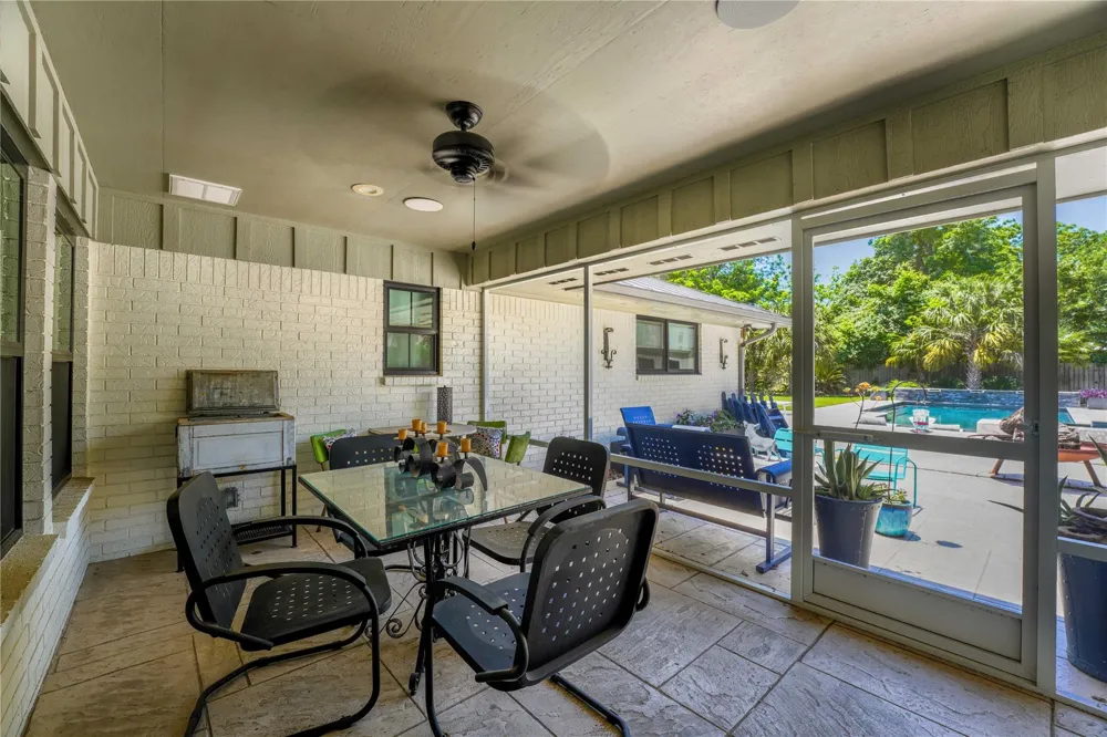 1124 Bowie Street Columbus, TX 78934