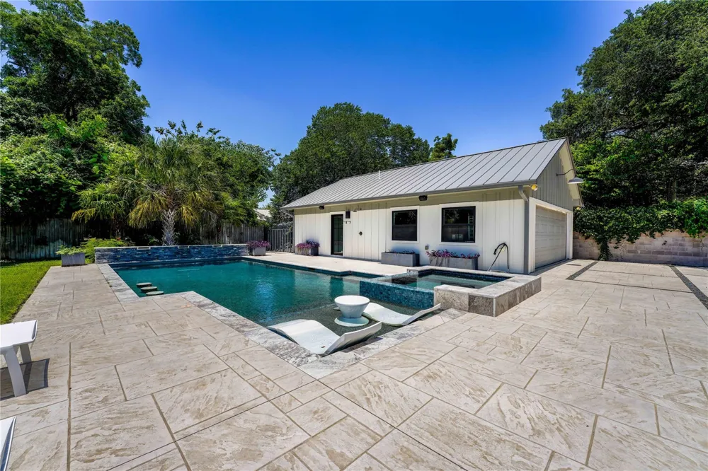 1124 Bowie Street Columbus, TX 78934
