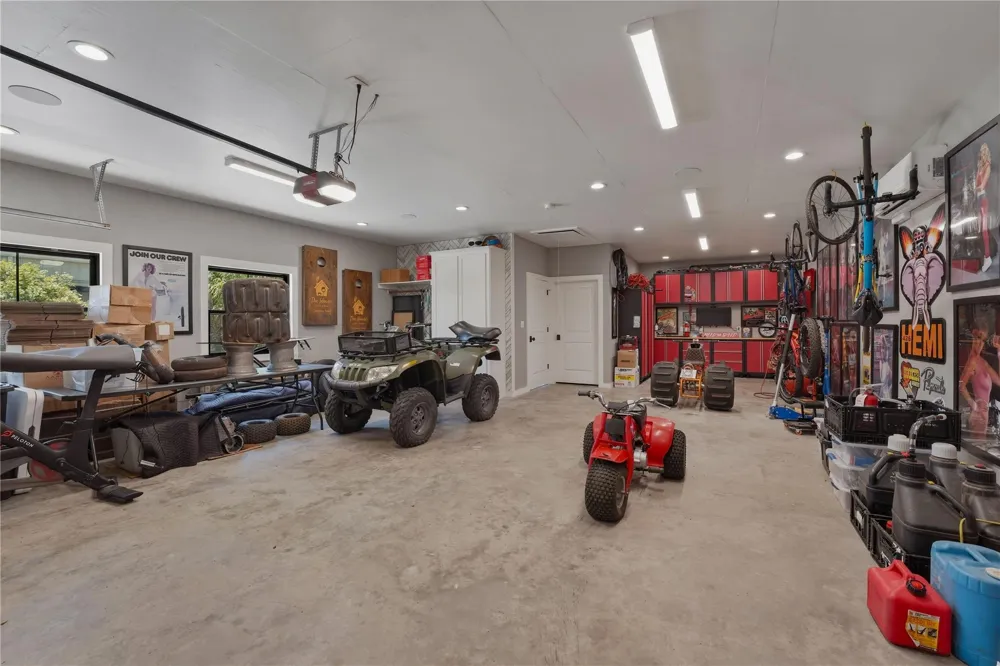 1124 Bowie Street Columbus, TX 78934
