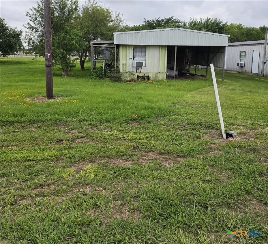 101 W AUSTIN AVENUE Seadrift, TX 77983